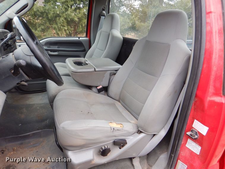 image for item MC9804 2005 Ford F350 Super Duty XLT  pickup truck