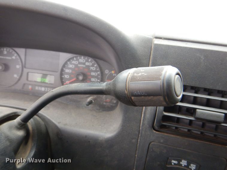 image for item MC9804 2005 Ford F350 Super Duty XLT  pickup truck