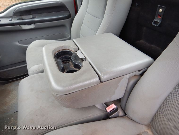 image for item MC9804 2005 Ford F350 Super Duty XLT  pickup truck