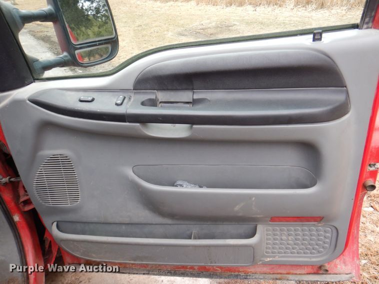 image for item MC9804 2005 Ford F350 Super Duty XLT  pickup truck