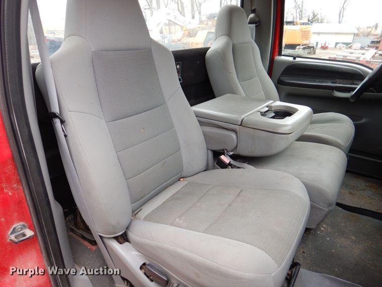 image for item MC9804 2005 Ford F350 Super Duty XLT  pickup truck