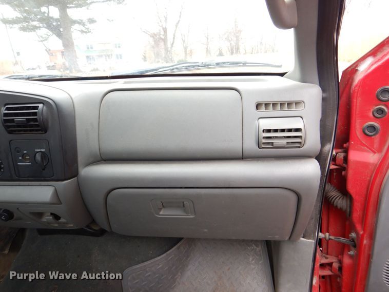 image for item MC9804 2005 Ford F350 Super Duty XLT  pickup truck