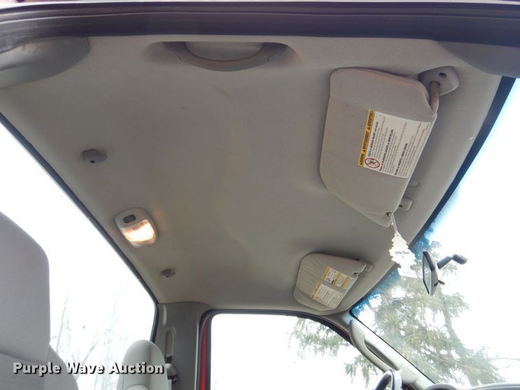 image for item MC9804 2005 Ford F350 Super Duty XLT  pickup truck