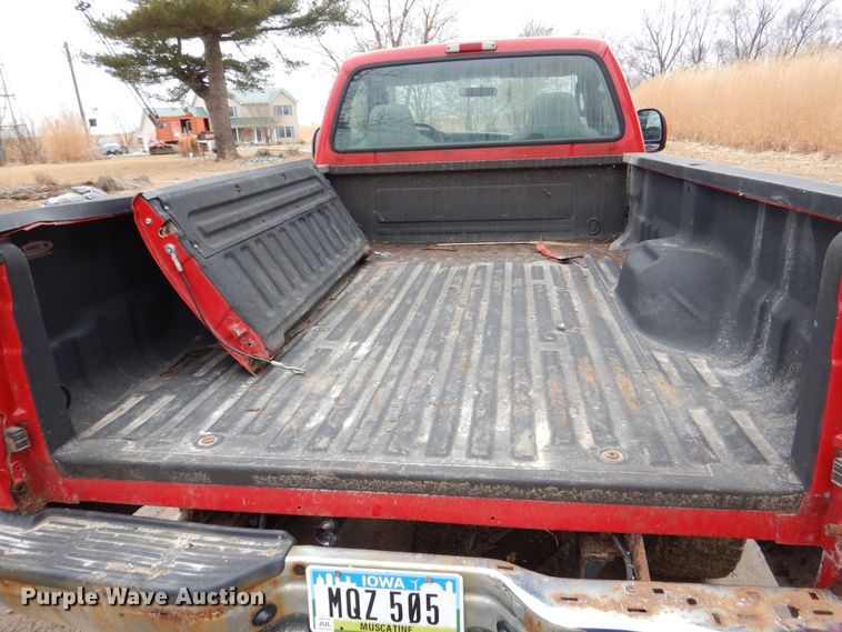 image for item MC9804 2005 Ford F350 Super Duty XLT  pickup truck