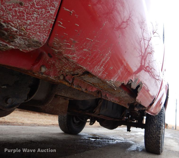 image for item MC9804 2005 Ford F350 Super Duty XLT  pickup truck