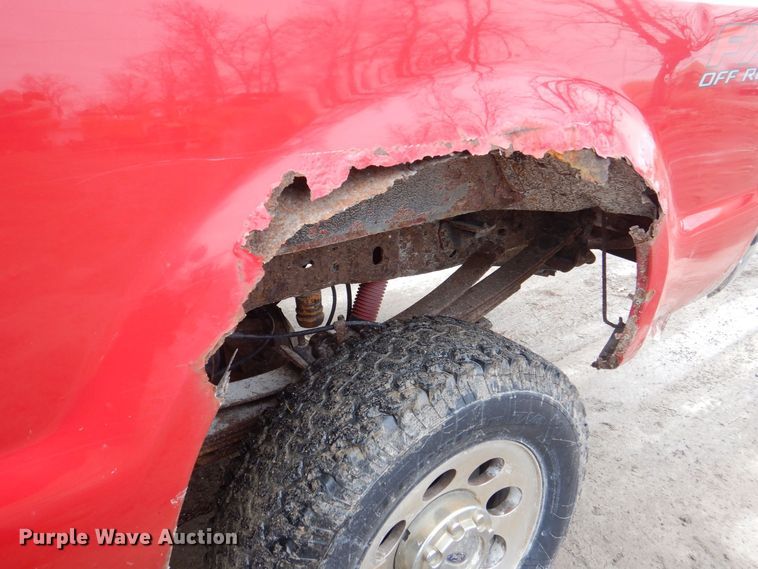 image for item MC9804 2005 Ford F350 Super Duty XLT  pickup truck