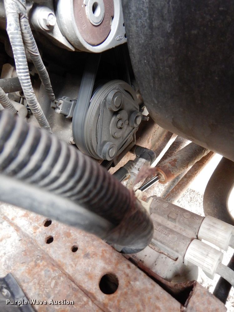 image for item MC9804 2005 Ford F350 Super Duty XLT  pickup truck