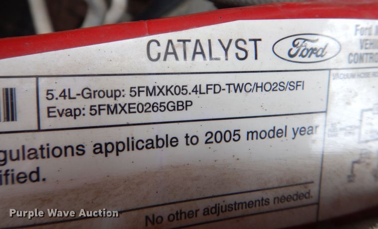 image for item MC9804 2005 Ford F350 Super Duty XLT  pickup truck