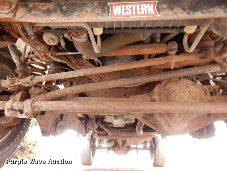 image for item MC9804 2005 Ford F350 Super Duty XLT  pickup truck