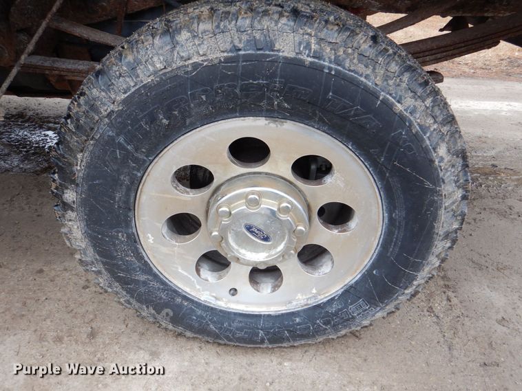 image for item MC9804 2005 Ford F350 Super Duty XLT  pickup truck