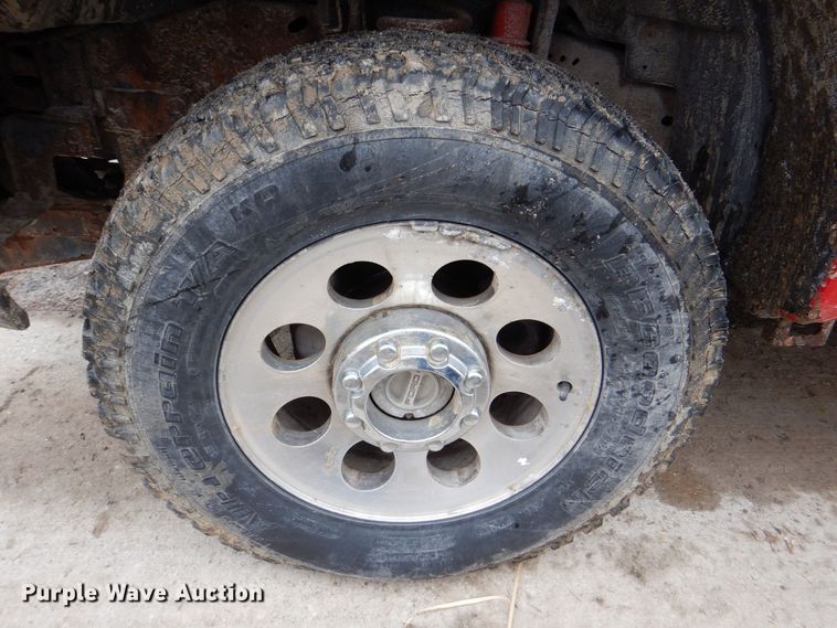 image for item MC9804 2005 Ford F350 Super Duty XLT  pickup truck