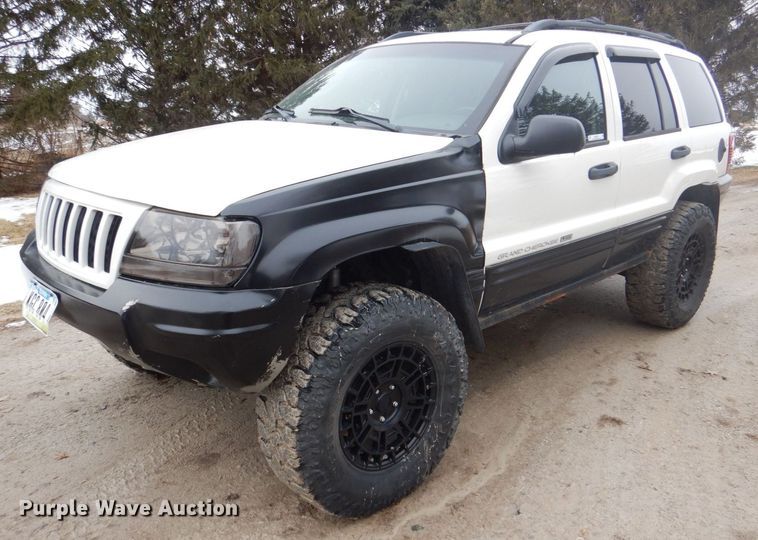 image for item MC9813 2004 Jeep Grand Cherokee  SUV