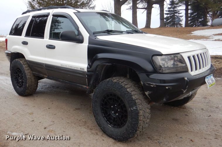 image for item MC9813 2004 Jeep Grand Cherokee  SUV