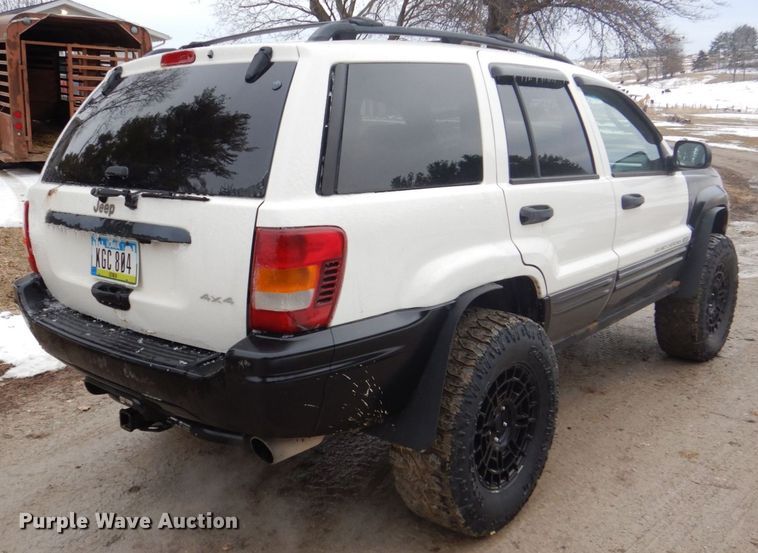 image for item MC9813 2004 Jeep Grand Cherokee  SUV