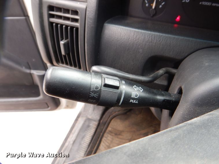 image for item MC9813 2004 Jeep Grand Cherokee  SUV