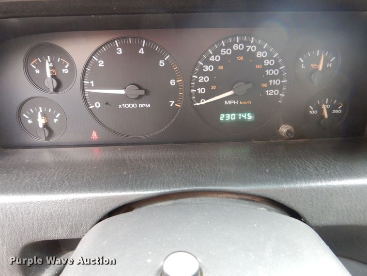 image for item MC9813 2004 Jeep Grand Cherokee  SUV