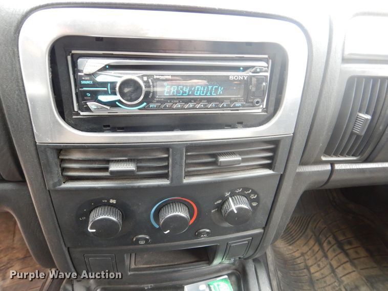 image for item MC9813 2004 Jeep Grand Cherokee  SUV