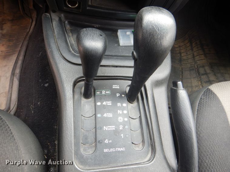 image for item MC9813 2004 Jeep Grand Cherokee  SUV