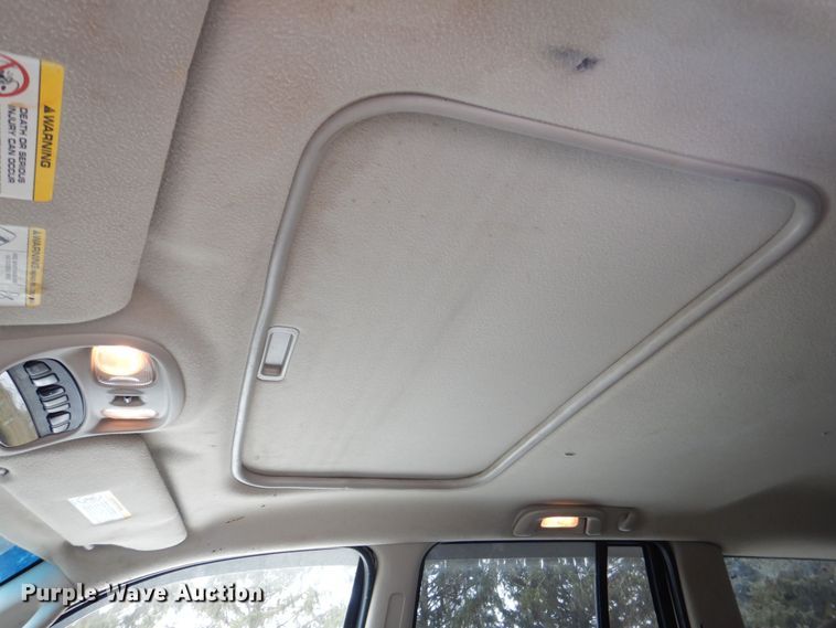 image for item MC9813 2004 Jeep Grand Cherokee  SUV