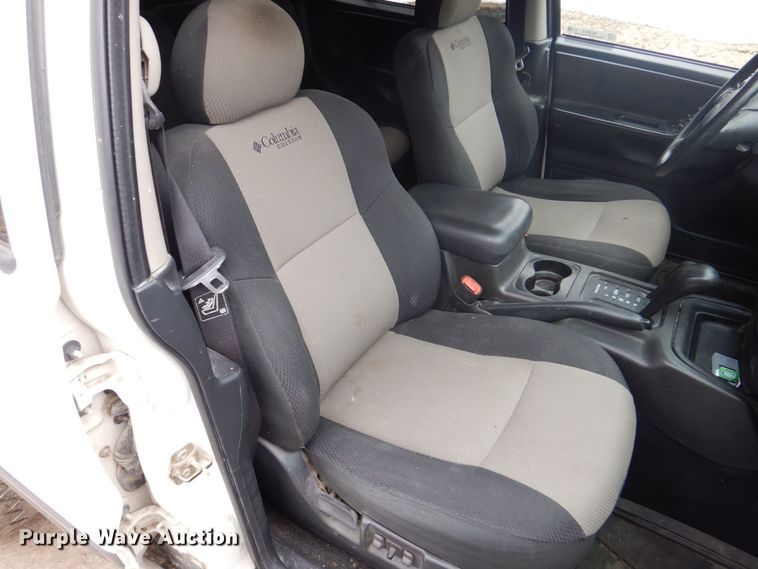 image for item MC9813 2004 Jeep Grand Cherokee  SUV