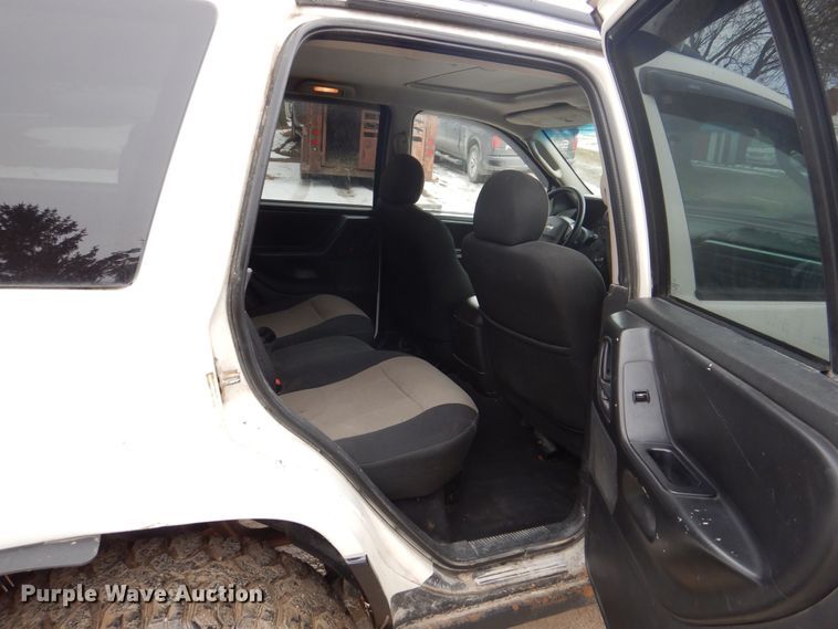 image for item MC9813 2004 Jeep Grand Cherokee  SUV