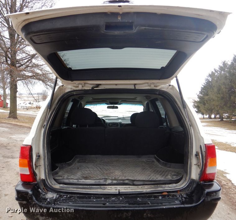 image for item MC9813 2004 Jeep Grand Cherokee  SUV