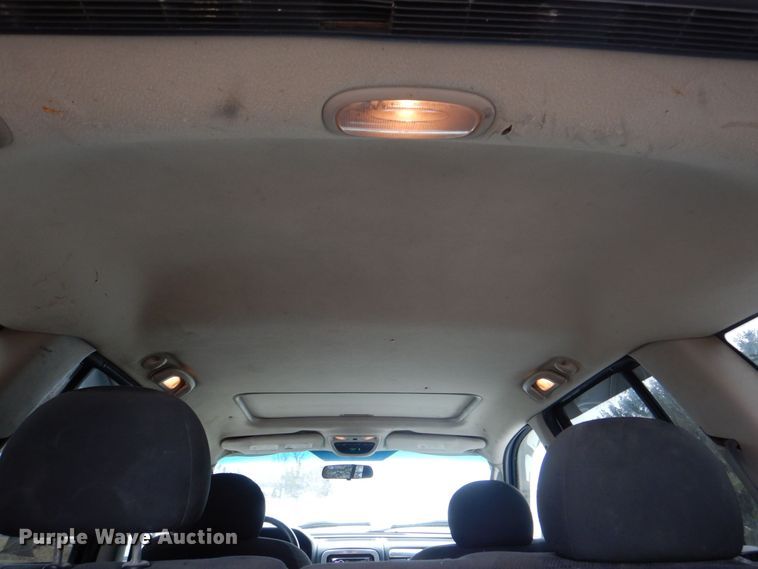 image for item MC9813 2004 Jeep Grand Cherokee  SUV