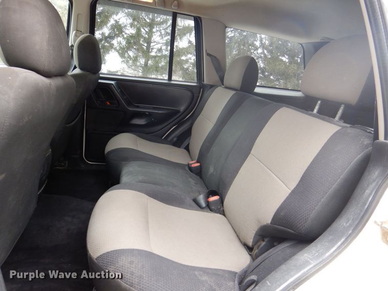 image for item MC9813 2004 Jeep Grand Cherokee  SUV