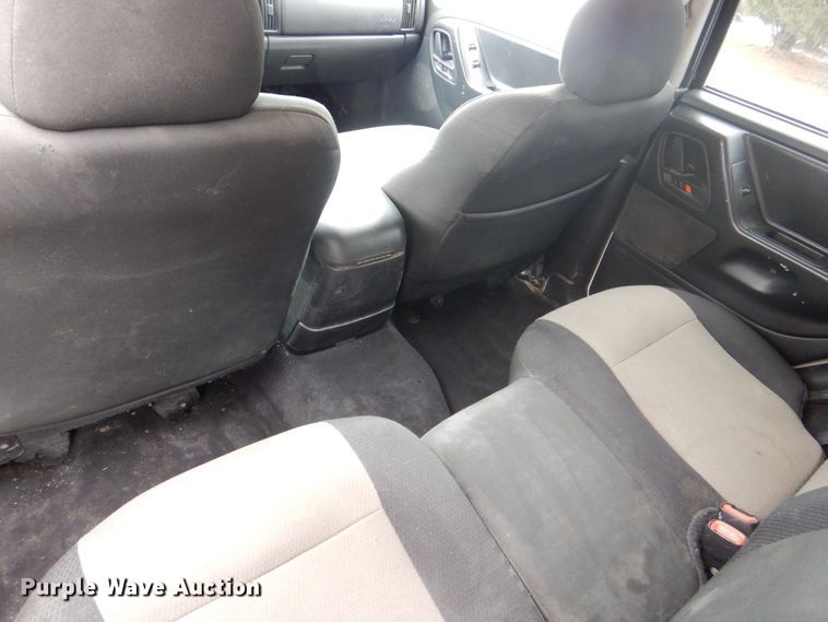 image for item MC9813 2004 Jeep Grand Cherokee  SUV