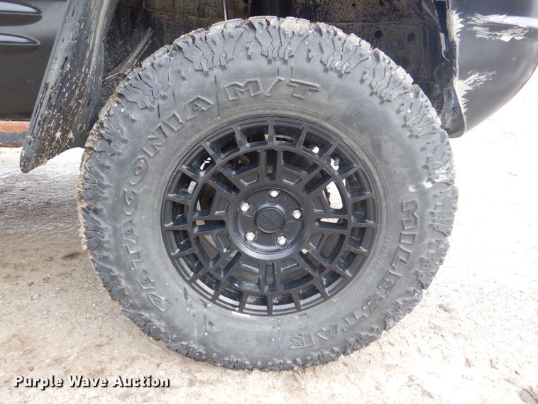 image for item MC9813 2004 Jeep Grand Cherokee  SUV