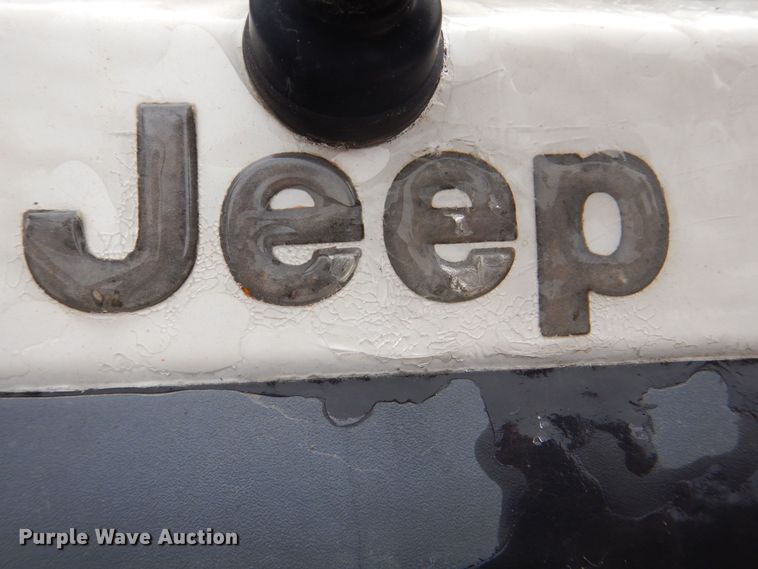 image for item MC9813 2004 Jeep Grand Cherokee  SUV