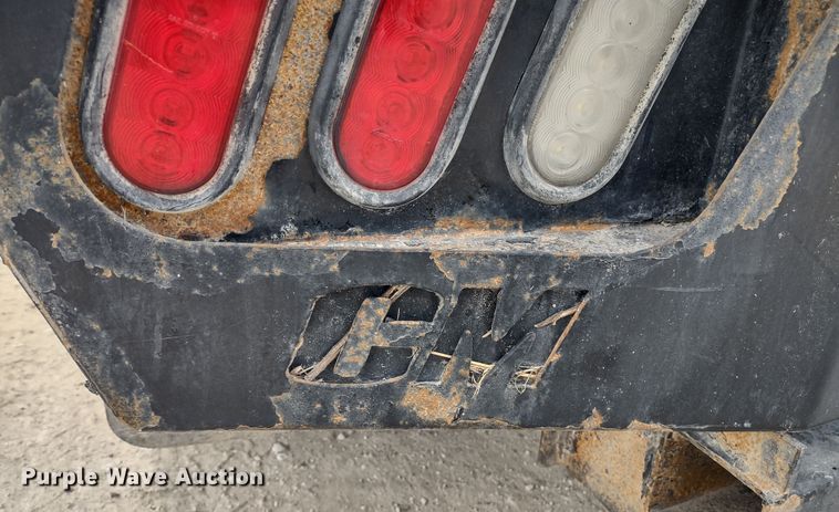 image for item MD9302 2002 Chevrolet Silverado 2500HD  Crew Cab flatbed pickup truck