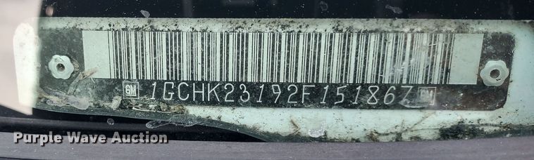 image for item MD9302 2002 Chevrolet Silverado 2500HD  Crew Cab flatbed pickup truck