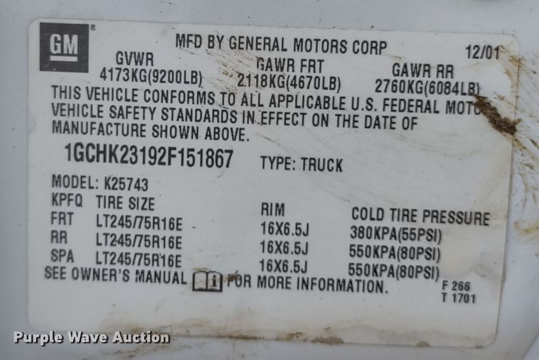 image for item MD9302 2002 Chevrolet Silverado 2500HD  Crew Cab flatbed pickup truck