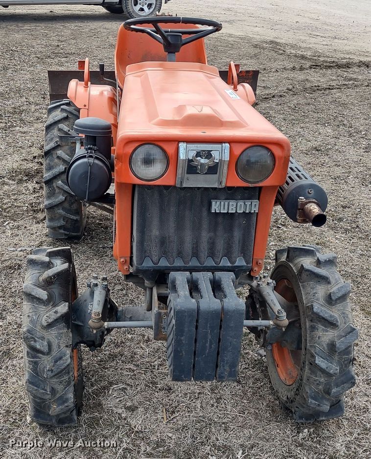 image for item MD9304 Kubota B6100 HST-D  MFWD tractor