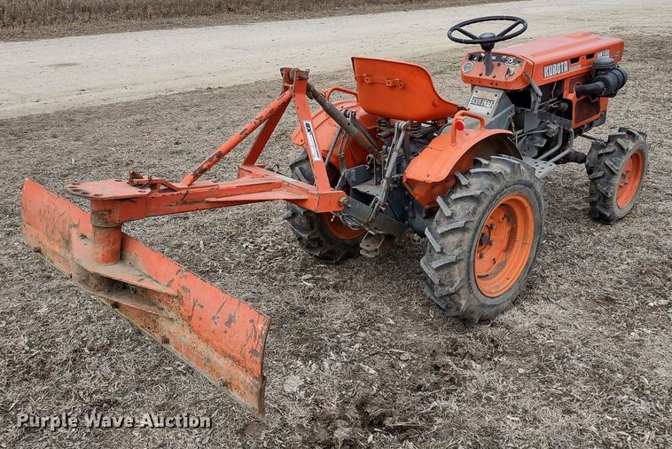 image for item MD9304 Kubota B6100 HST-D  MFWD tractor