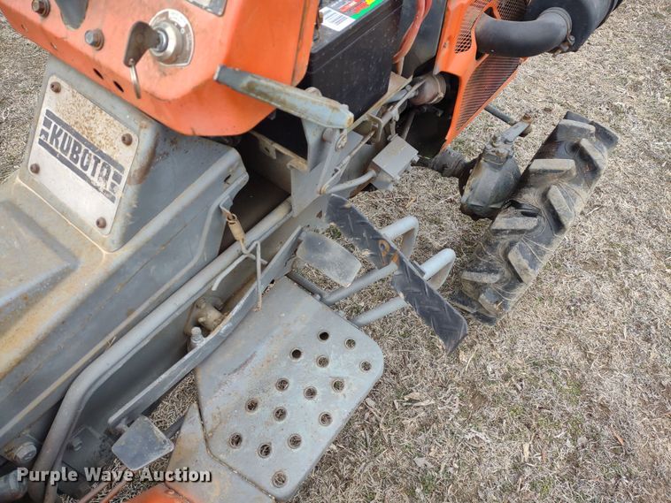 image for item MD9304 Kubota B6100 HST-D  MFWD tractor
