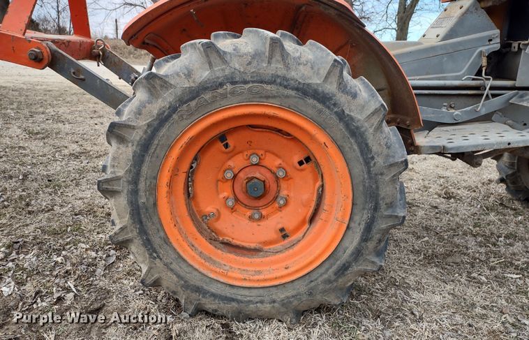 image for item MD9304 Kubota B6100 HST-D  MFWD tractor