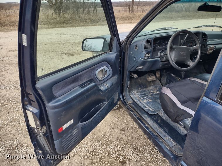 image for item MD9305 1995 GMC Sierra K1500  pickup truck