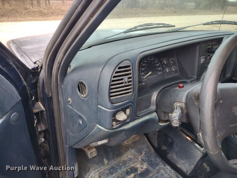 image for item MD9305 1995 GMC Sierra K1500  pickup truck