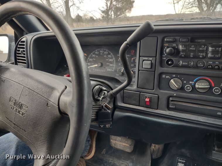 image for item MD9305 1995 GMC Sierra K1500  pickup truck