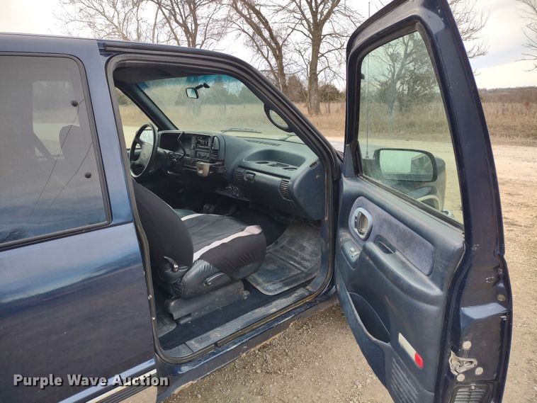 image for item MD9305 1995 GMC Sierra K1500  pickup truck