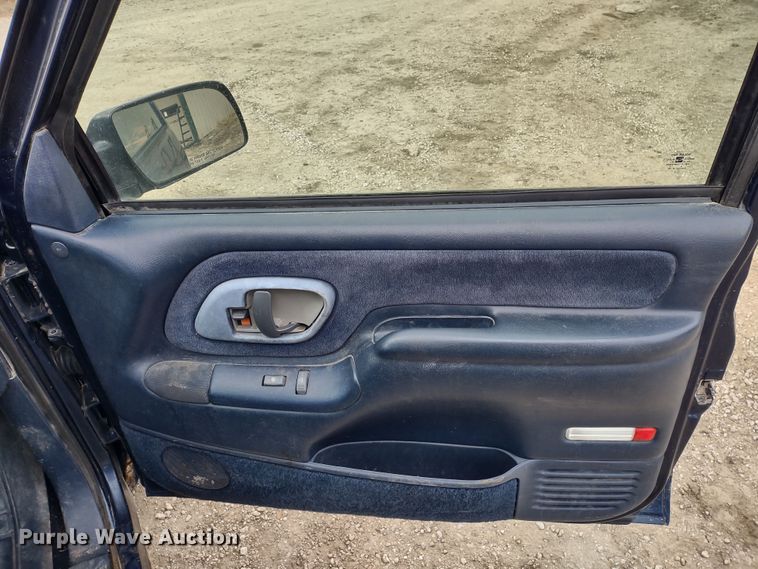 image for item MD9305 1995 GMC Sierra K1500  pickup truck