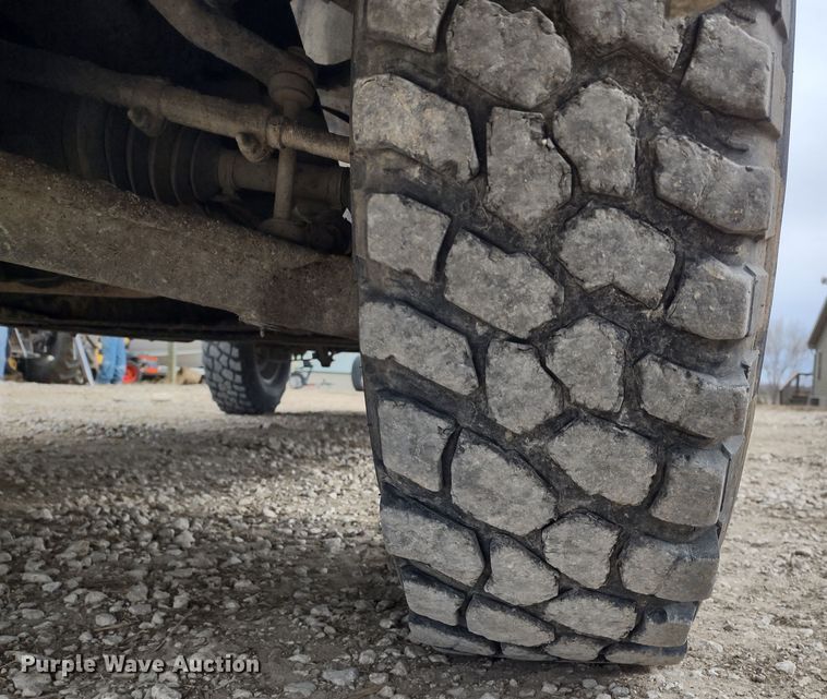 image for item MD9305 1995 GMC Sierra K1500  pickup truck