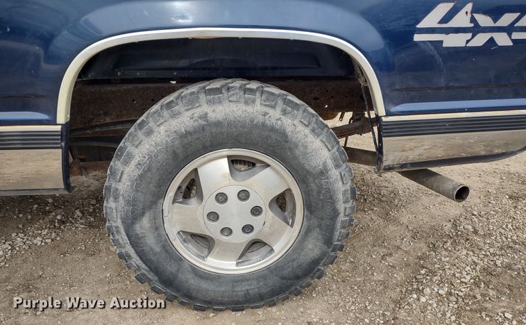 image for item MD9305 1995 GMC Sierra K1500  pickup truck