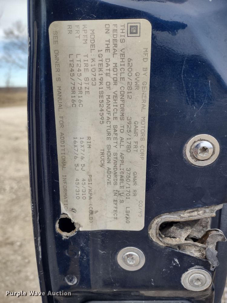 image for item MD9305 1995 GMC Sierra K1500  pickup truck