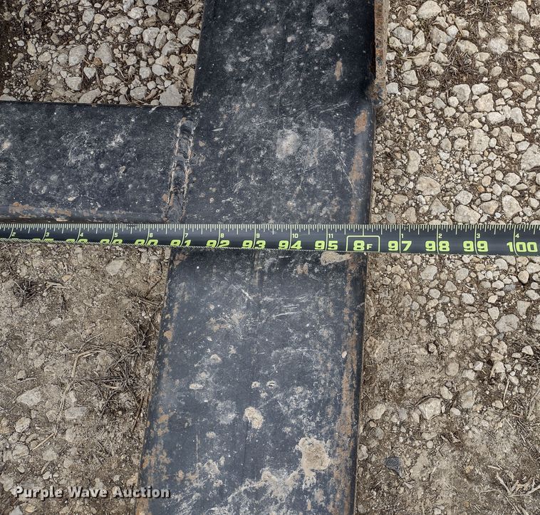 image for item MD9307 Dymax 210D5  skid steer grapple bucket