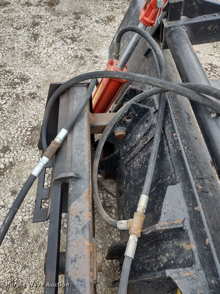 image for item MD9307 Dymax 210D5  skid steer grapple bucket