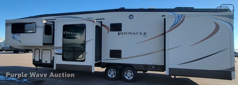 image for item ME9755 2013 Jayco Pinnacle  camper