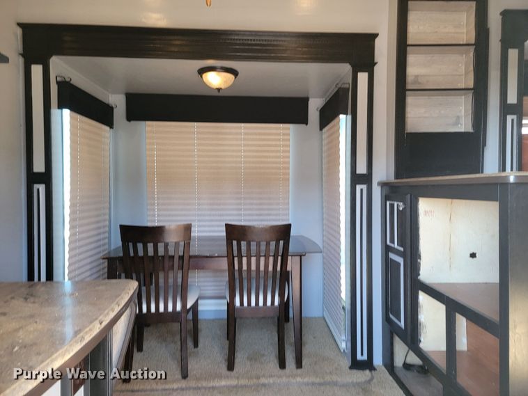 image for item ME9755 2013 Jayco Pinnacle  camper